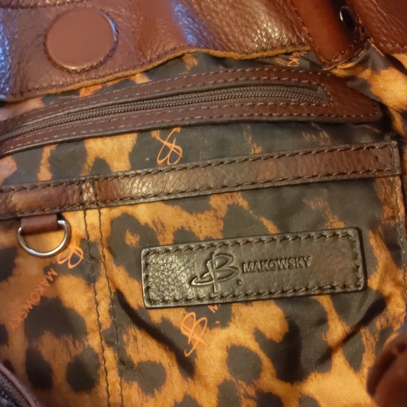 B makowsky buttery soft brown shoulder bag - Picture 5 of 8